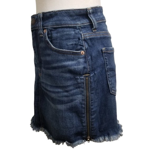 American Eagle Outfitters Hi-Rise Mini Skirt Blue Zipper Sides Frayed Hem Size 4 - Picture 2 of 16